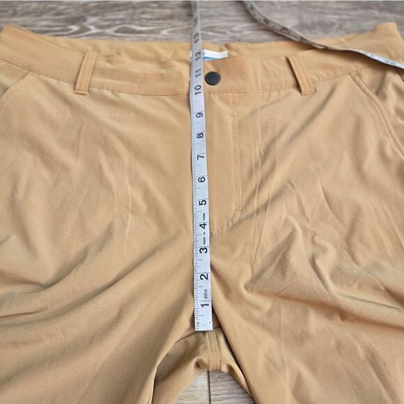 Columbia shorts size 36 quick dry material 10" Length tan colored - Picture 6 of 10